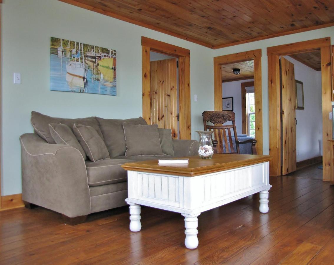 Larinda'S Landing Oceanfront Cottages Halifax Dış mekan fotoğraf