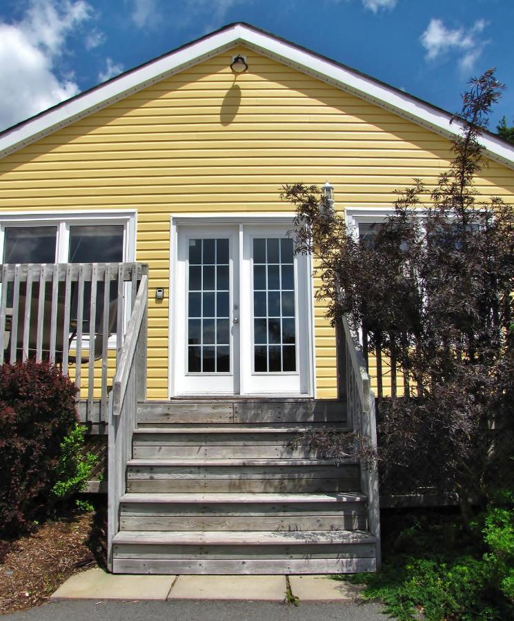 Larinda'S Landing Oceanfront Cottages Halifax Dış mekan fotoğraf