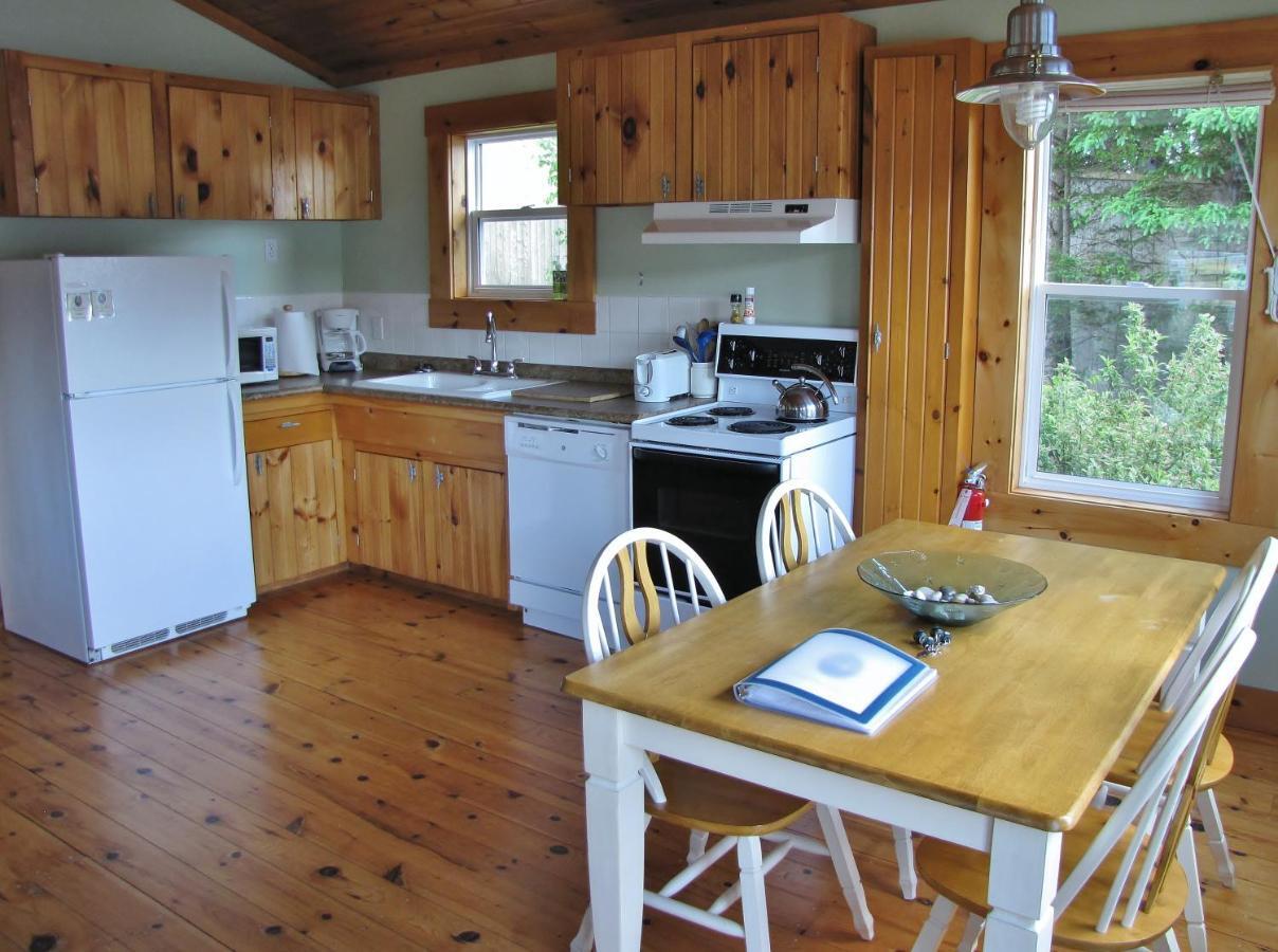 Larinda'S Landing Oceanfront Cottages Halifax Dış mekan fotoğraf